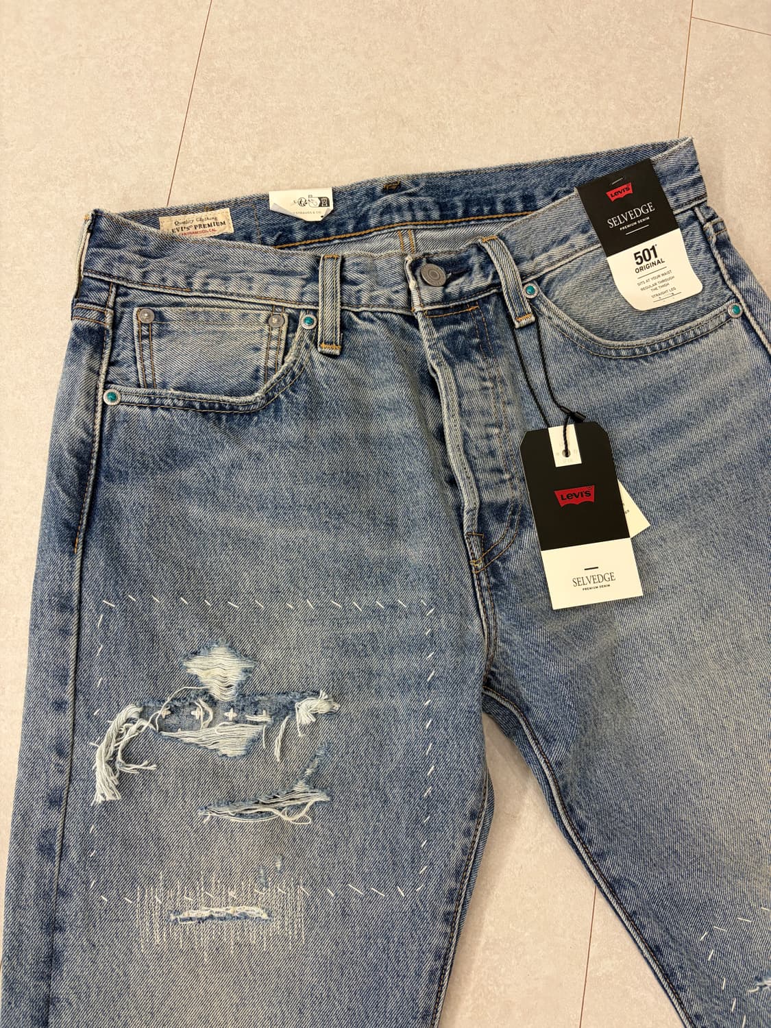 리바이스 프리미엄라인 찢청바지 팔아요 상품이미지2