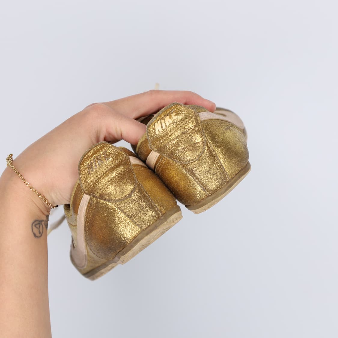 24CM 나이키 글리터 골드 스니커즈 0304H1 상품이미지5