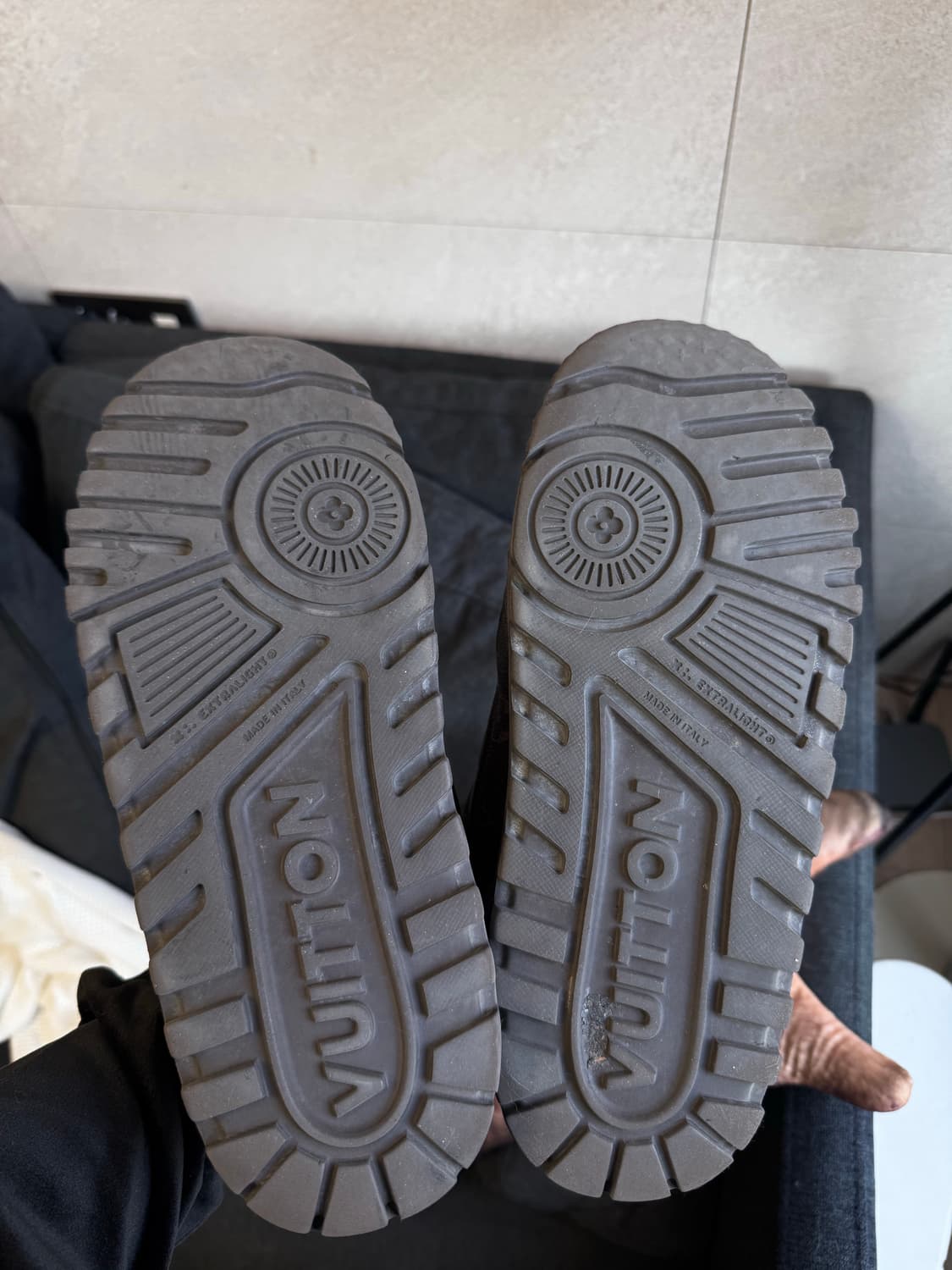 (275) 루이비통 LV 트레이너 맥시 에벤  상품이미지4