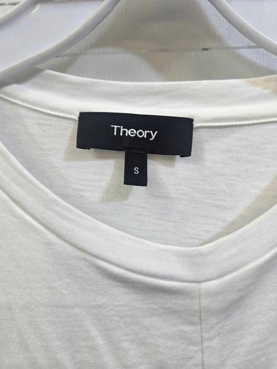 Theory 화이트 롱 슬리브 티셔츠 상품이미지2