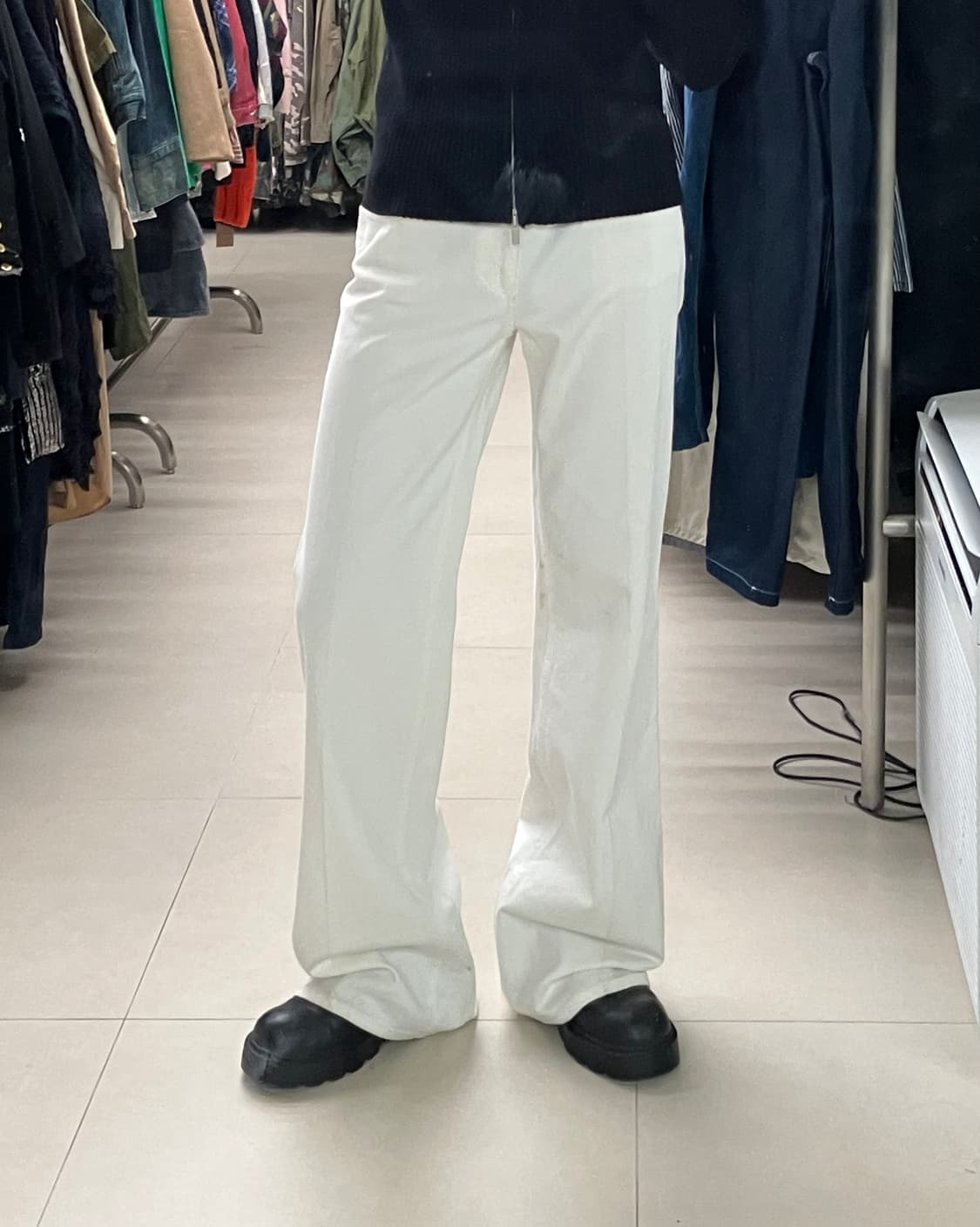 구찌 플로럴 자수 화이트 부츠컷 데님팬츠 30 상품이미지8