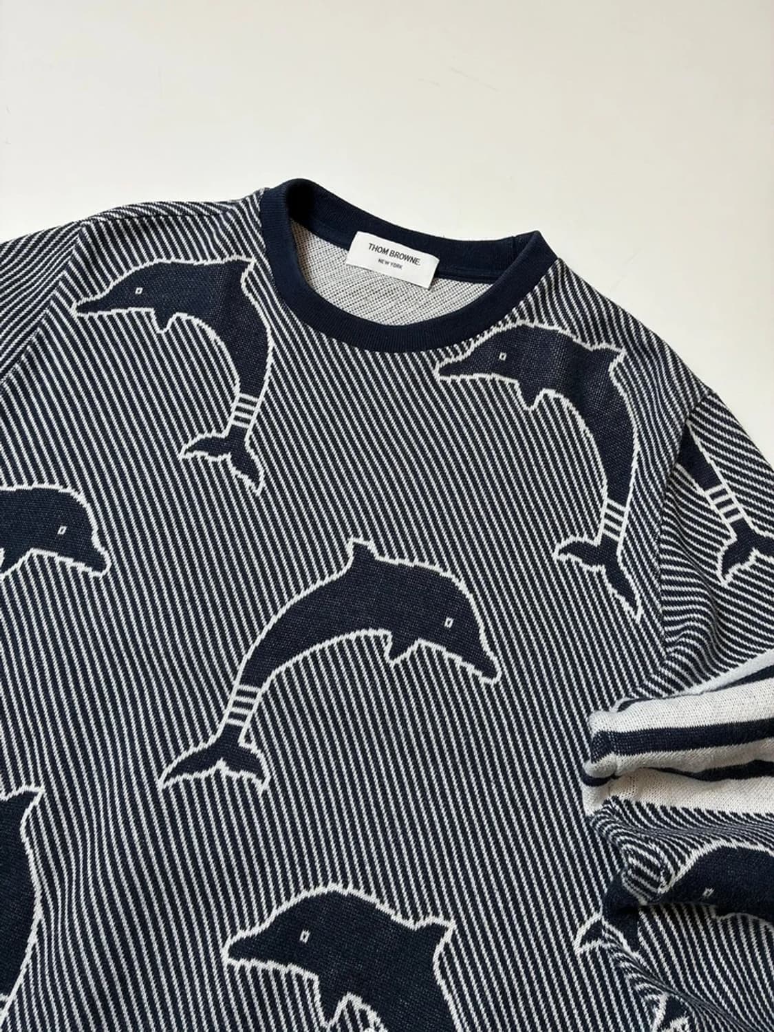 톰브라운 하프 드롭 돌핀 스웻 셔츠 PN8919 상품이미지3