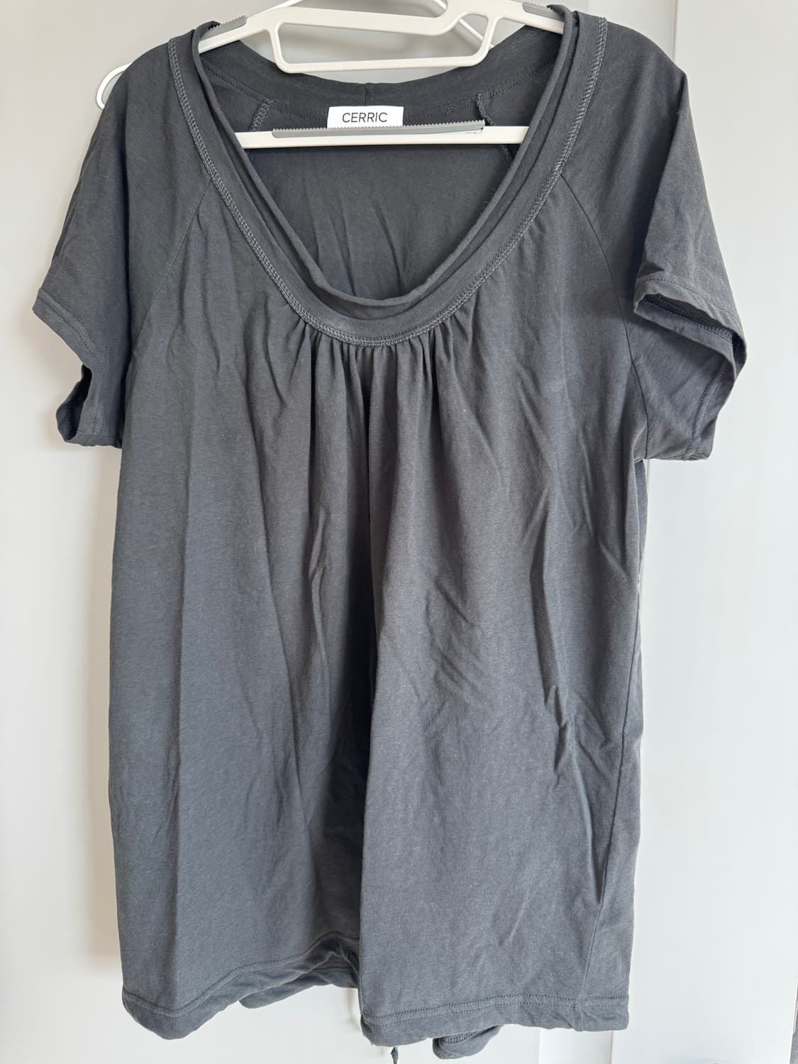 [세릭] ROUND DRAWSTRING HEM TOP / Charcoal 상품이미지1