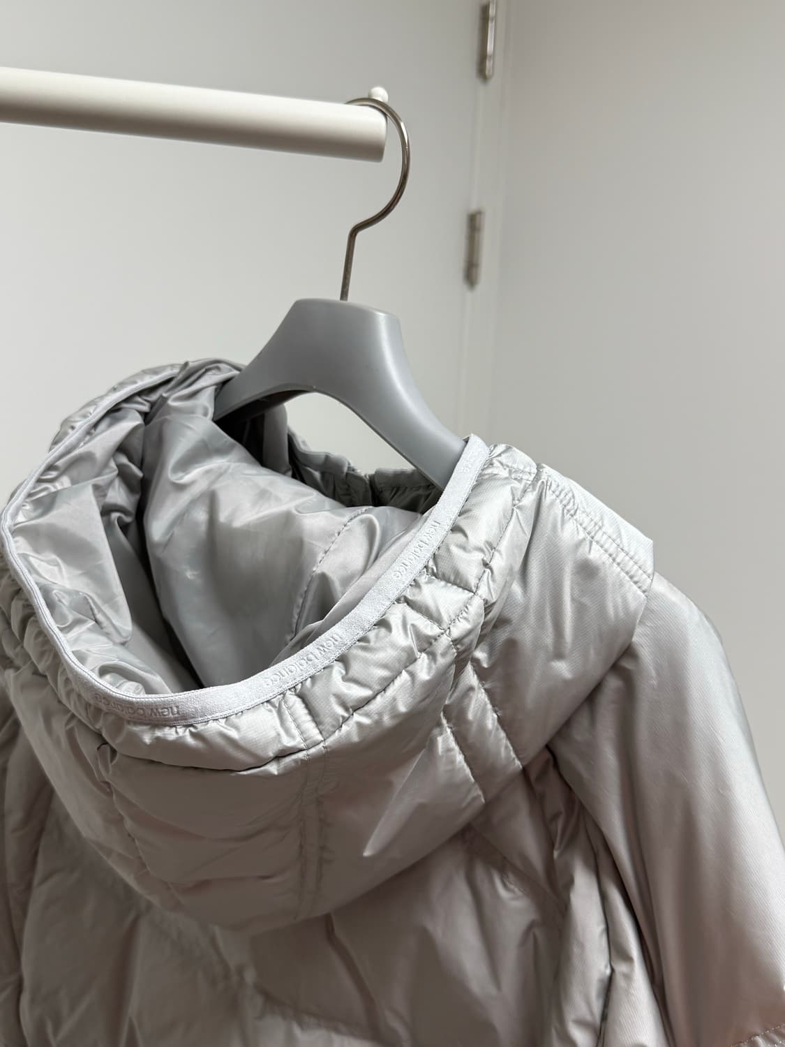 뉴발란스 women 플라잉 경량 후드형 다운 상품이미지6