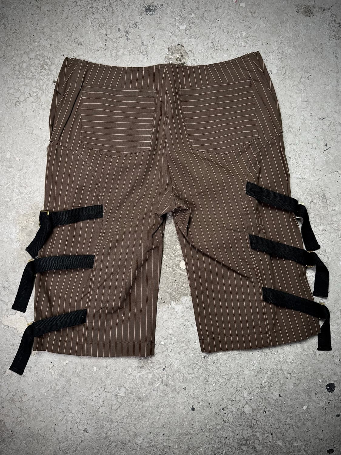 Peace Now – Pinstripe Strap Shorts 상품이미지5