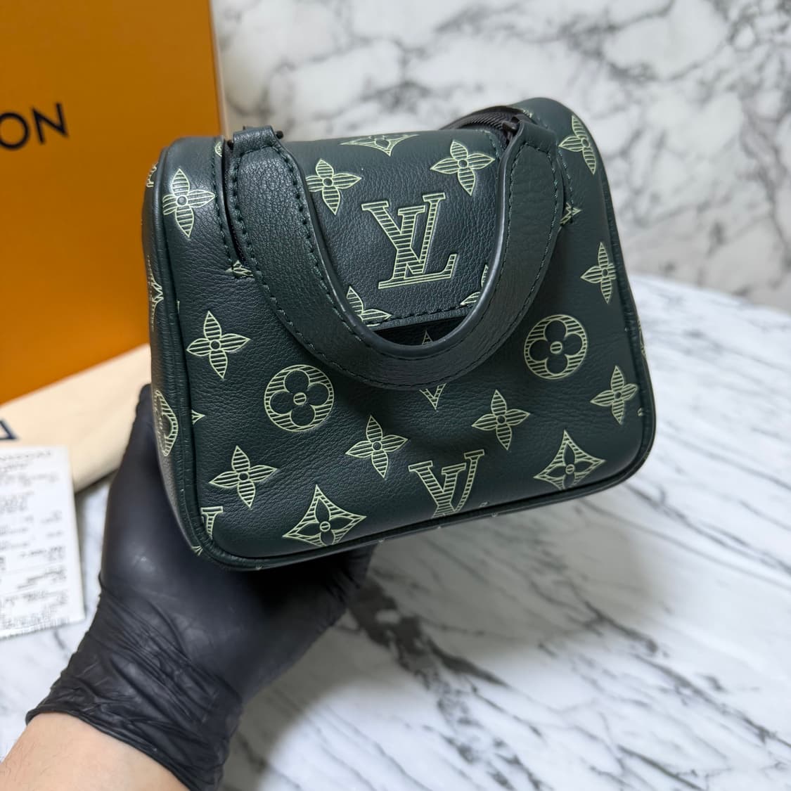 루이비통 이클립스 쉐도우 돕키트 파우치 클러치 상품이미지6