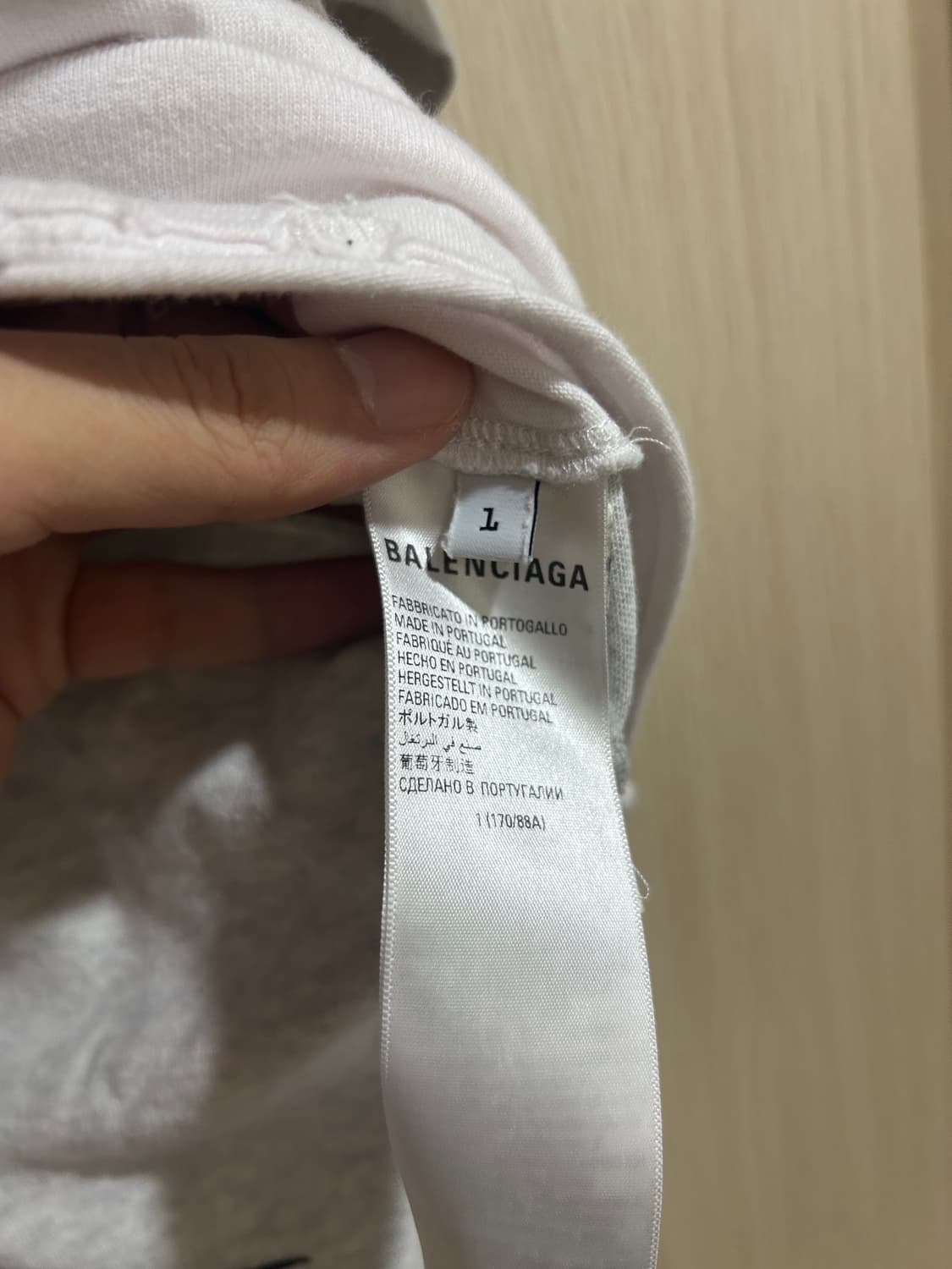 발렌시아가 업사이드다운 반팔 티셔츠 화이트 상품이미지5