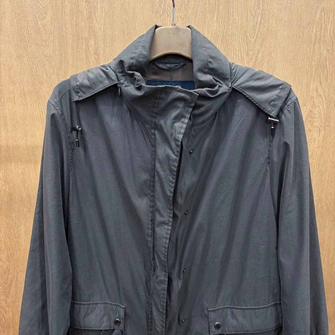 버버리 런던 후드 필드 재킷 히든 플래킷 히든 버튼 스트랩 디테일 그레이 상품이미지4