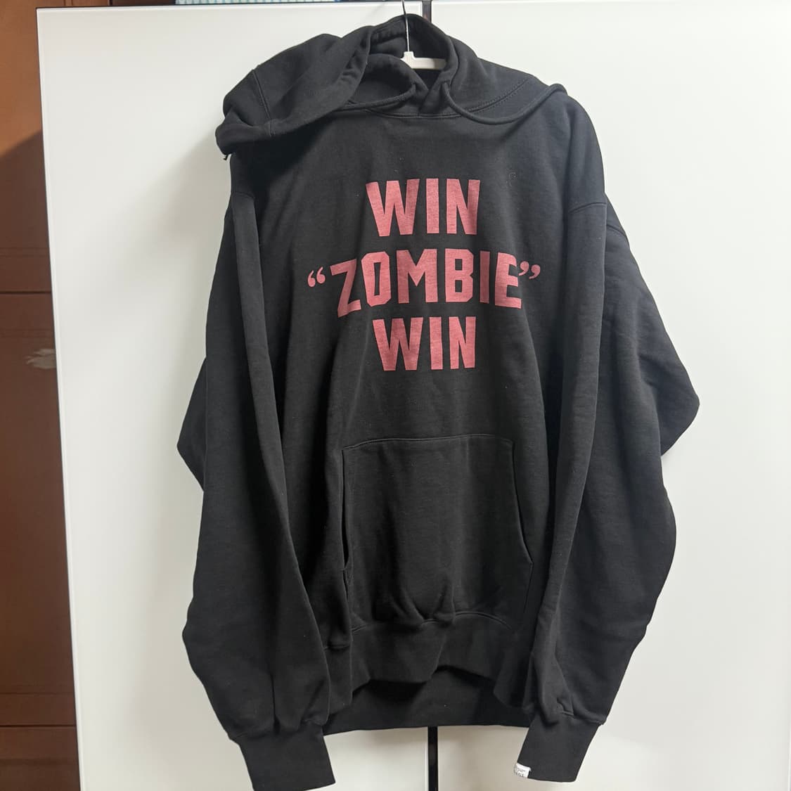정찬성 디네뎃  TNT WIN ZOMBIE WIN Hoodie Black 상품이미지1
