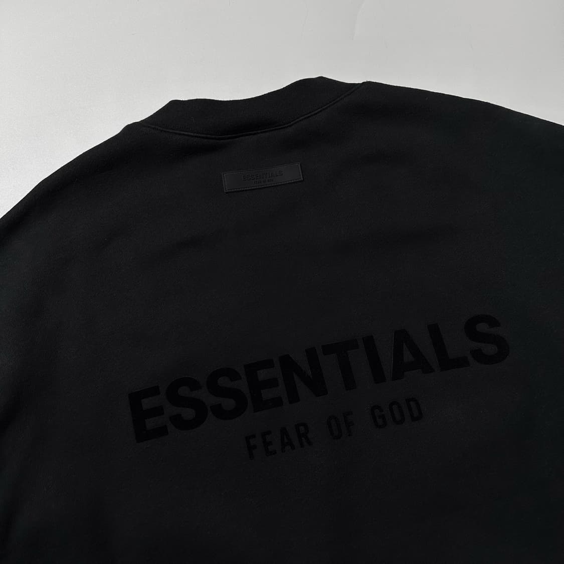 (매장판) 피어오브갓 에센셜 맨투맨 블랙 상품이미지5