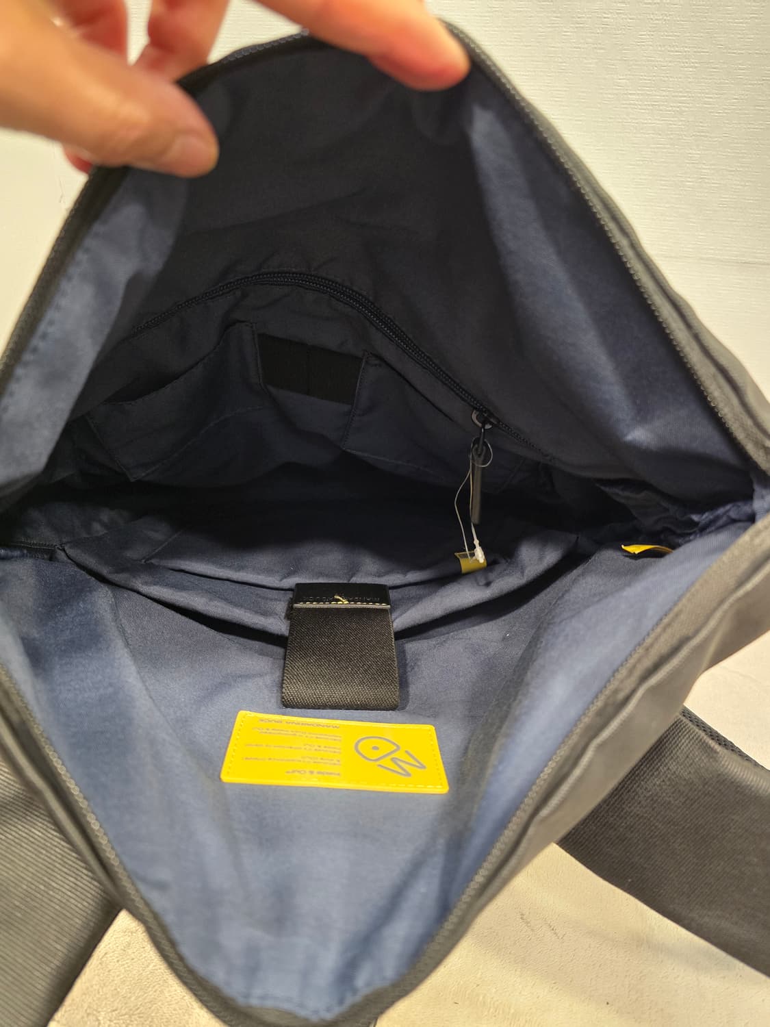 만다리나덕 블랙 롤탑 백팩 상품이미지7