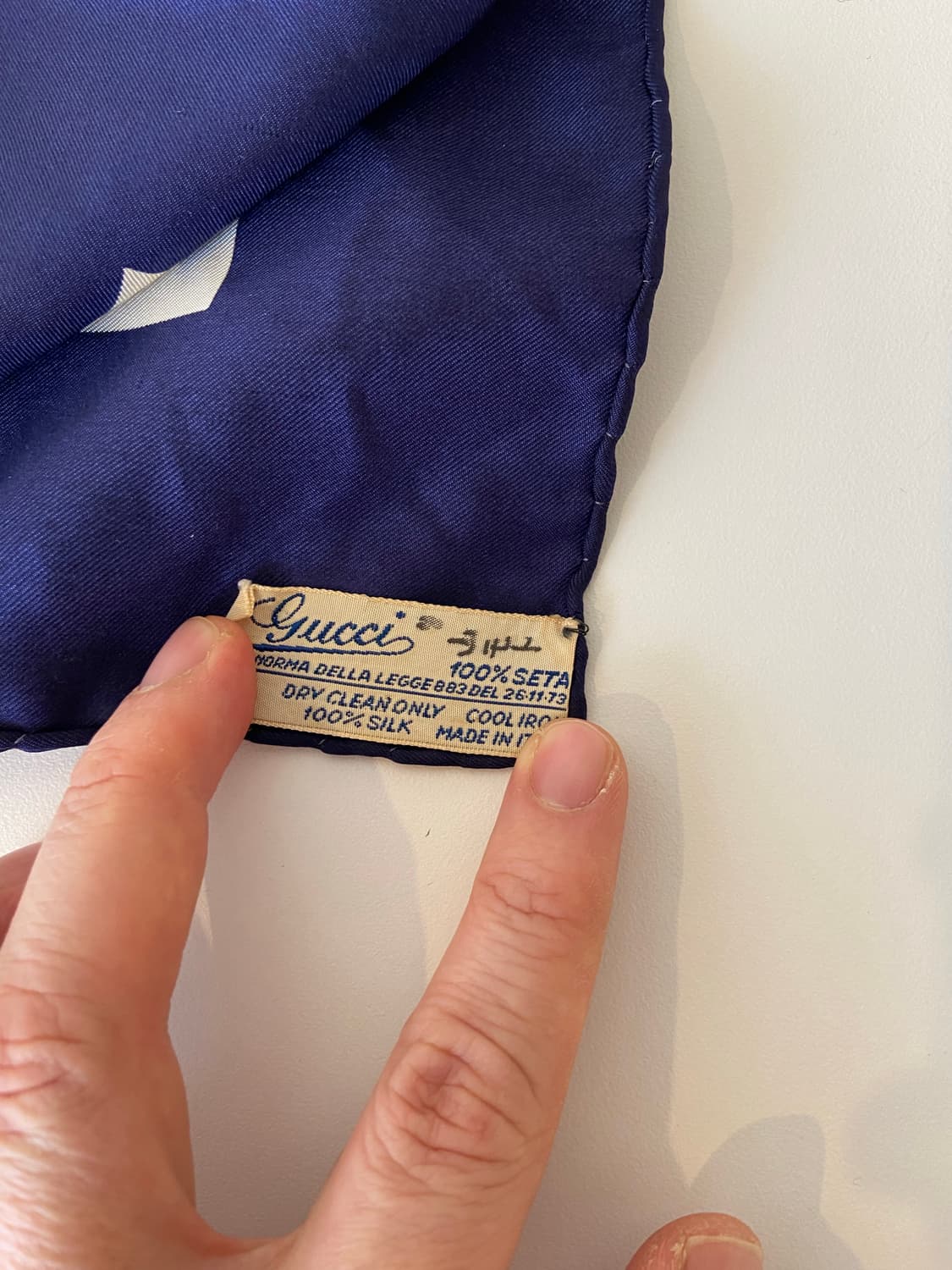 구찌 플라워 프린트 실크 스카프 네이비 상품이미지3