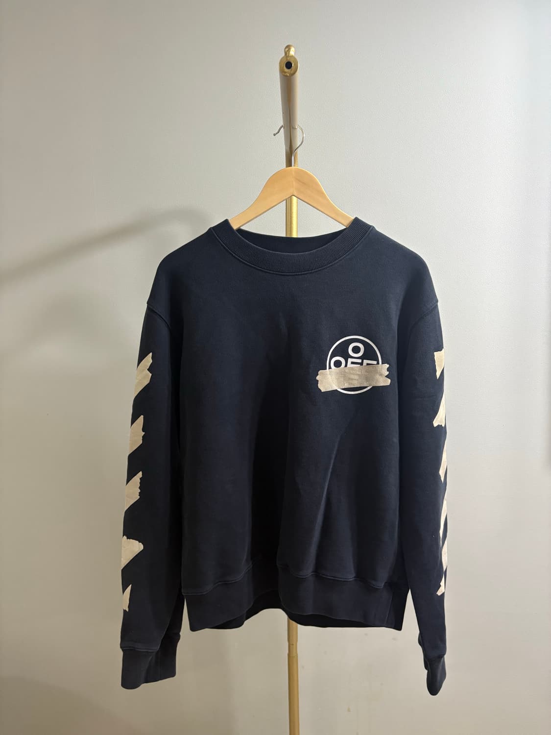 오프화이트 테이프 애로우 맨투맨 상품이미지2