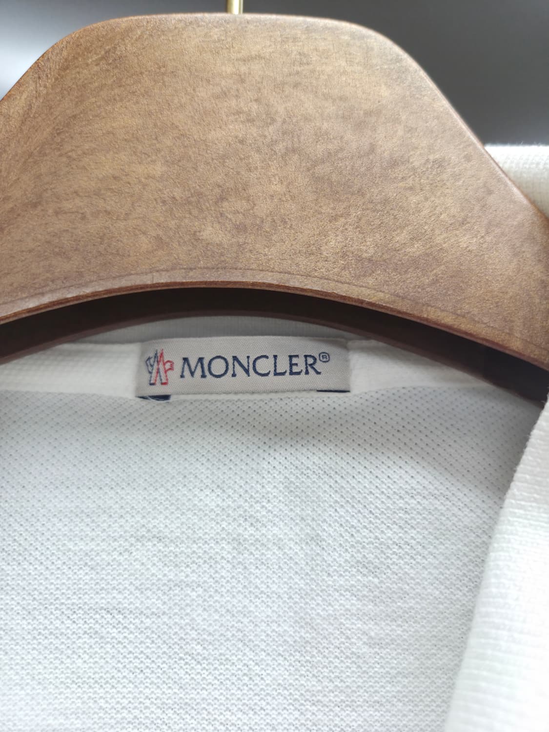 몽클레어 화이트 로고 패치 반팔 폴로티 100 상품이미지4
