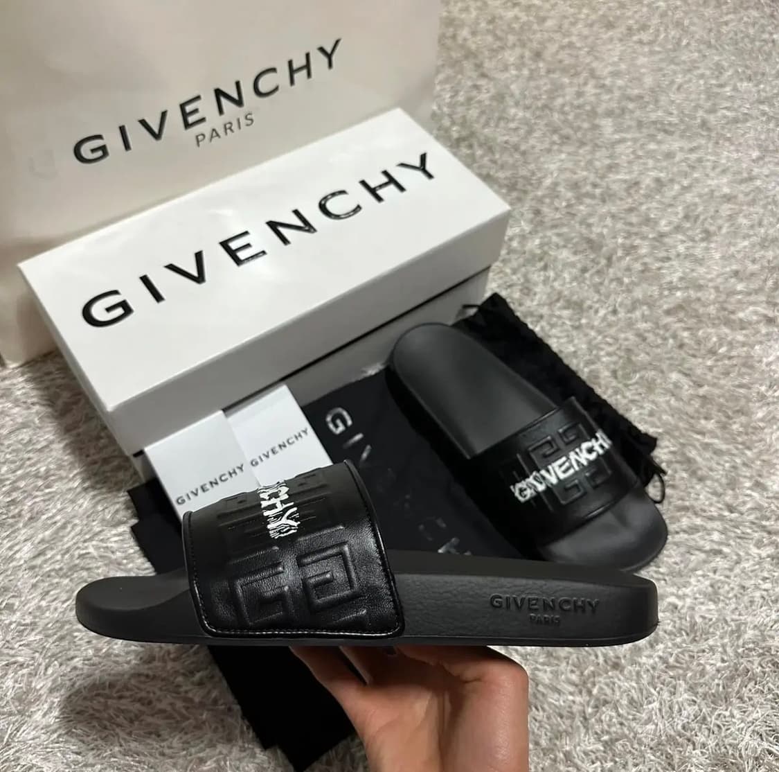 [정품/새 상품] 지방시 4G 슬라이드 슬리퍼 상품이미지1