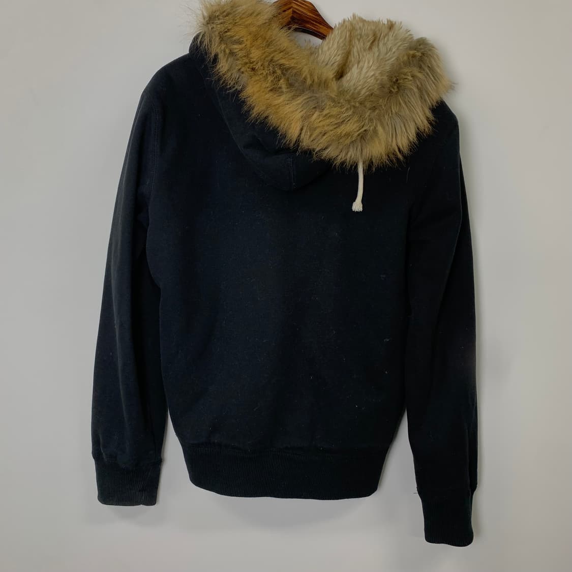 후아유 y2k 와투케 블랙 울프죠 후드집업 상품이미지3