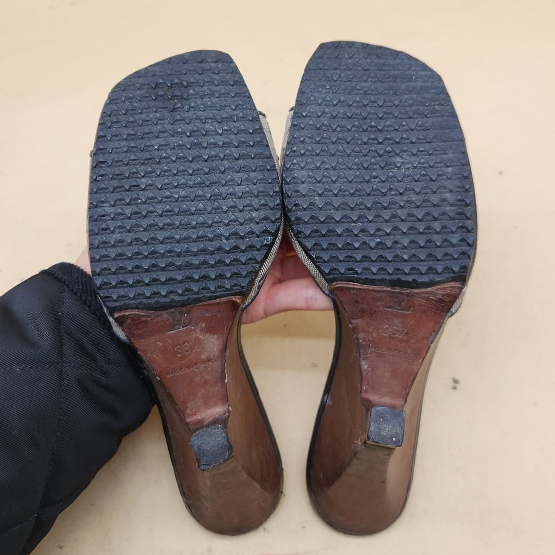 루이비통 모노그램 미니린 뮬 샌들 36.5 235 굽9 상품이미지3