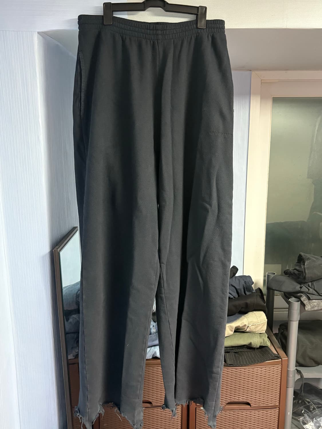 발렌시아가 네일 폴리쉬 스웻팬츠 블랙 M사이즈 상품이미지1