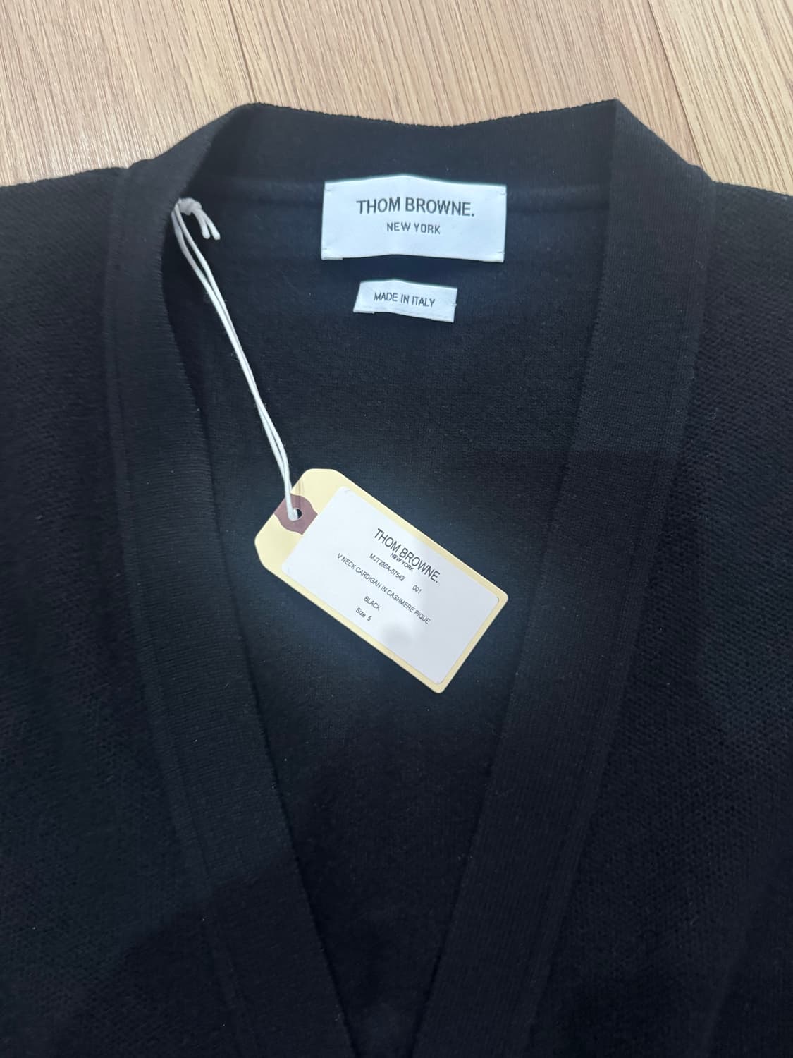 [새상품] 톰브라운 캐시미어 가디건 5사이즈 상품이미지2