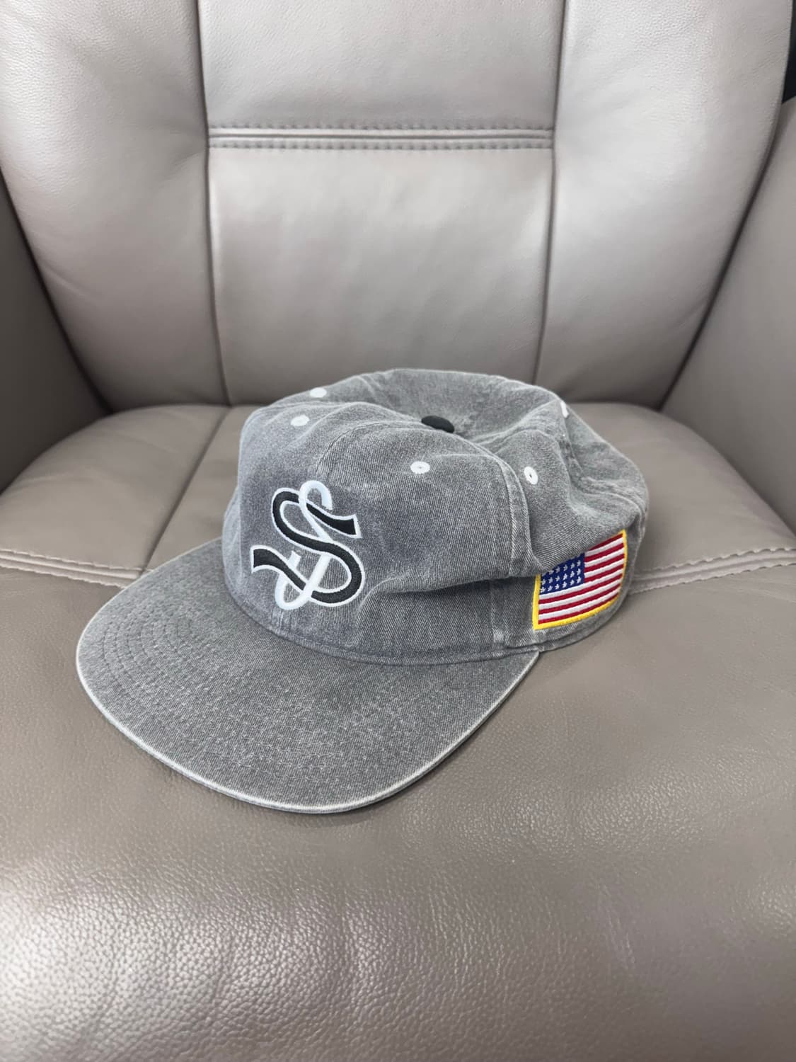스투시 S로고 성조기 차콜 볼캡 상품이미지3
