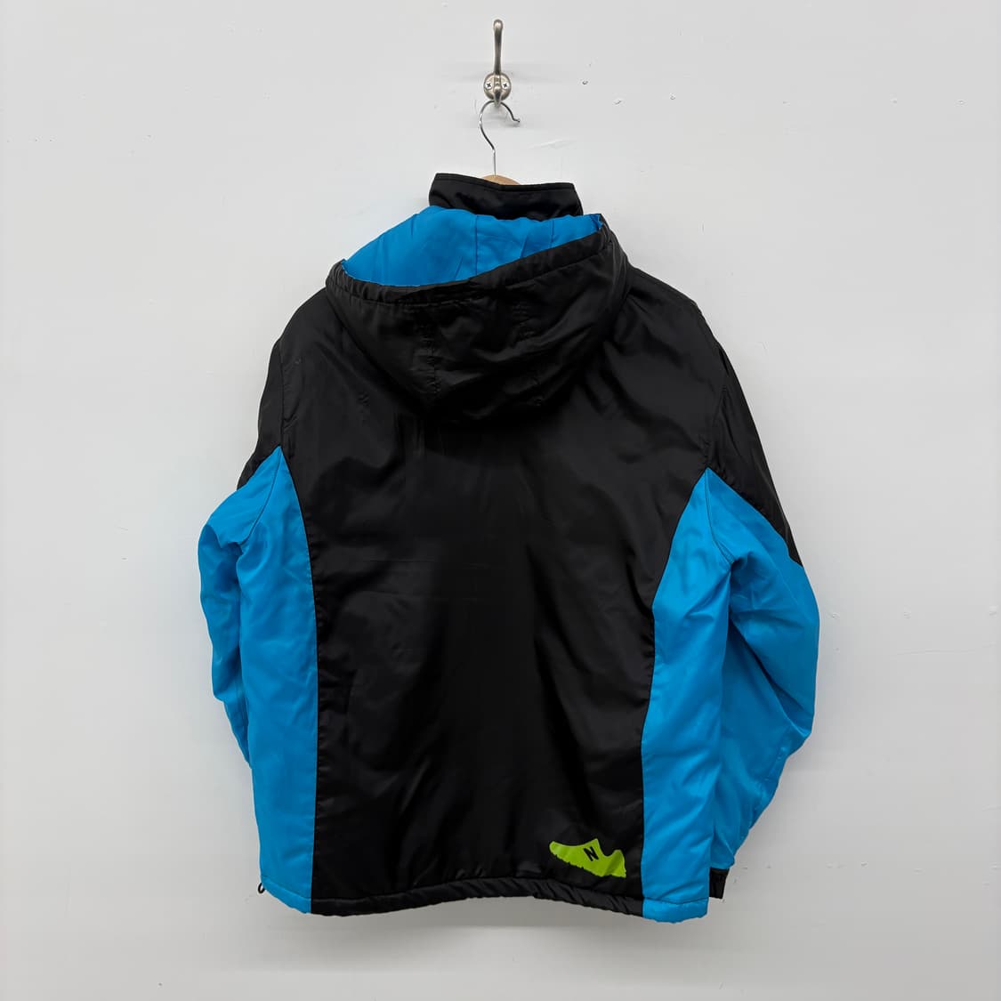 뉴발란스 콜라보제품 패치 후드 경량패딩 남L 상품이미지6