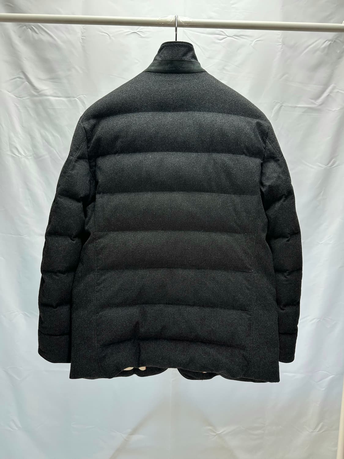 로로피아나 울·캐시미어 구스다운 패딩 자켓 M(100~105) 민트급 판 상품이미지4