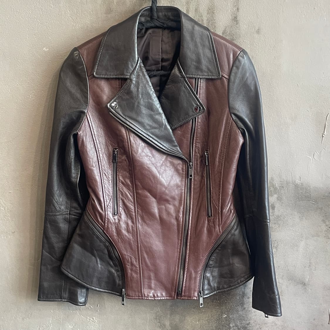 페플럼 레더 자켓 상품이미지1