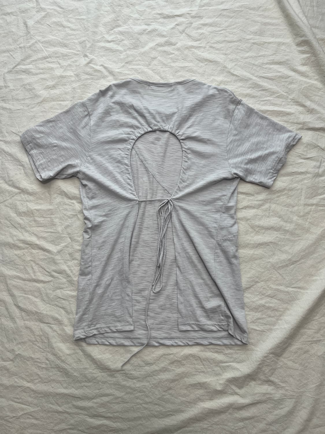 애프터먼데이 홀 백리스 티셔츠  상품이미지3