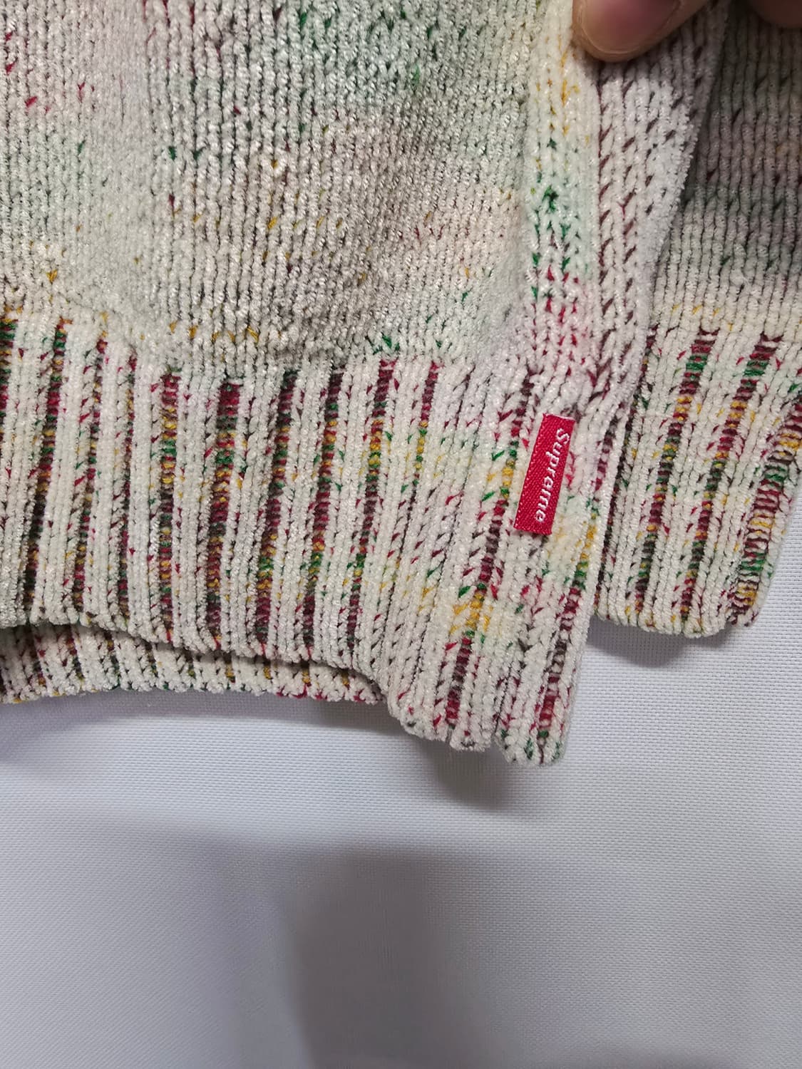 슈프림 콘트라스트 아크  스웨터 화이트 상품이미지6