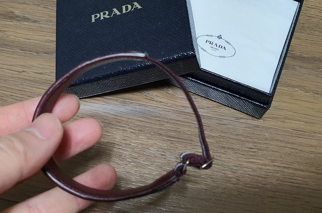 프라다 사피아노 레더 팔찌 상품이미지5