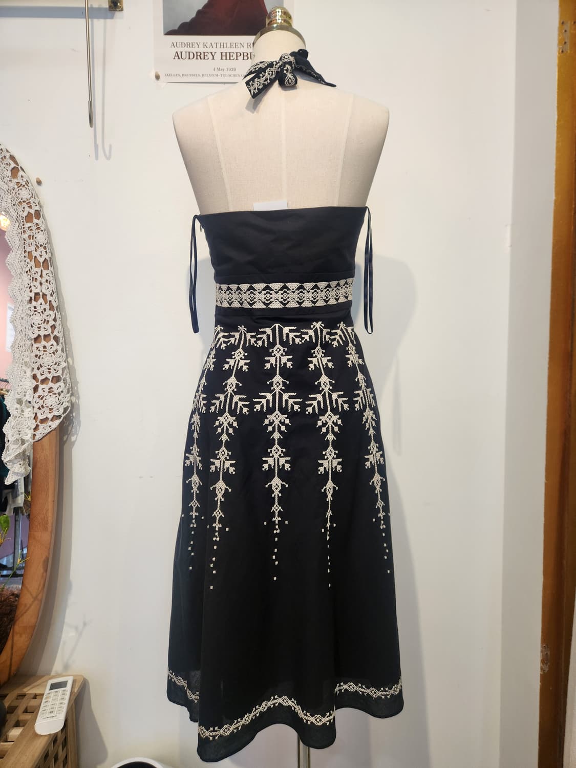 BCBG자수 홀더 원피스 상품이미지3