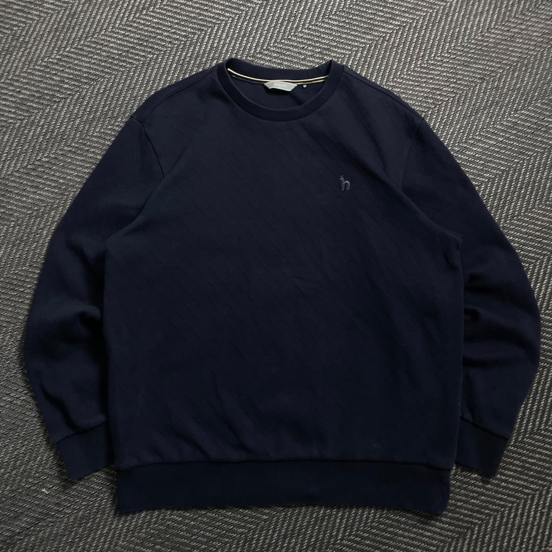 HAZZYS 자수로고 패턴 맨투맨 네이비y 4576 상품이미지2