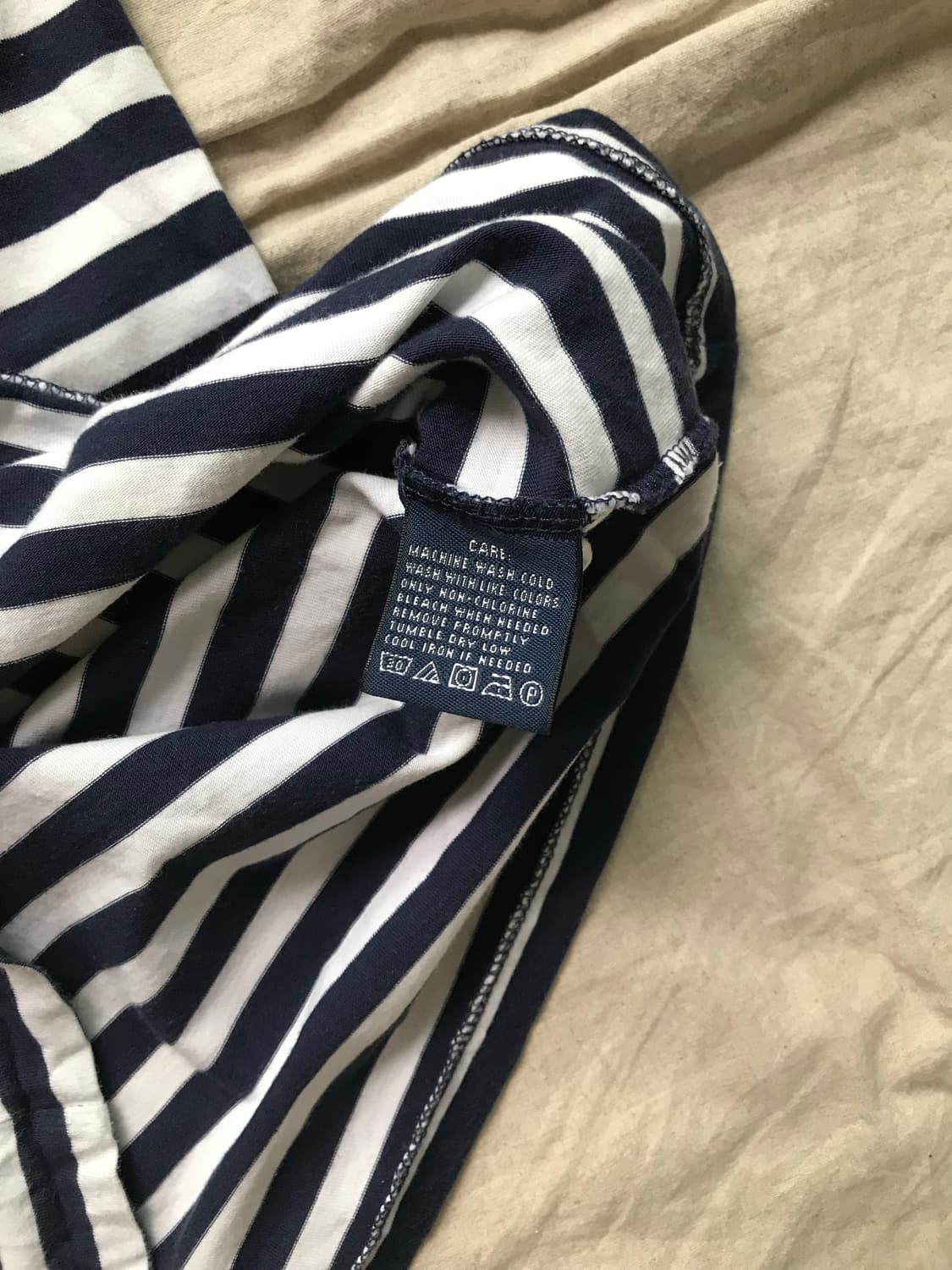 폴로 랄프로렌 포니로고 스트라이프 브이넥 반팔티 상품이미지8