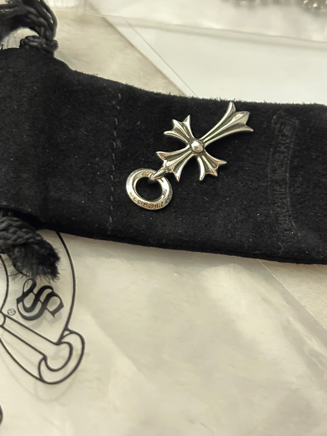 크롬하츠 타이니 크로스 참 상품이미지4