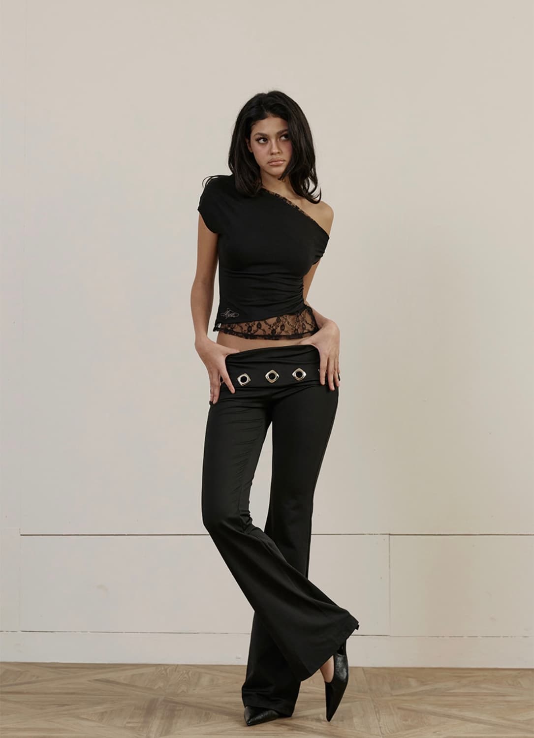 이와이이알 eyeer Lace Layerd One Shoulder 상품이미지1