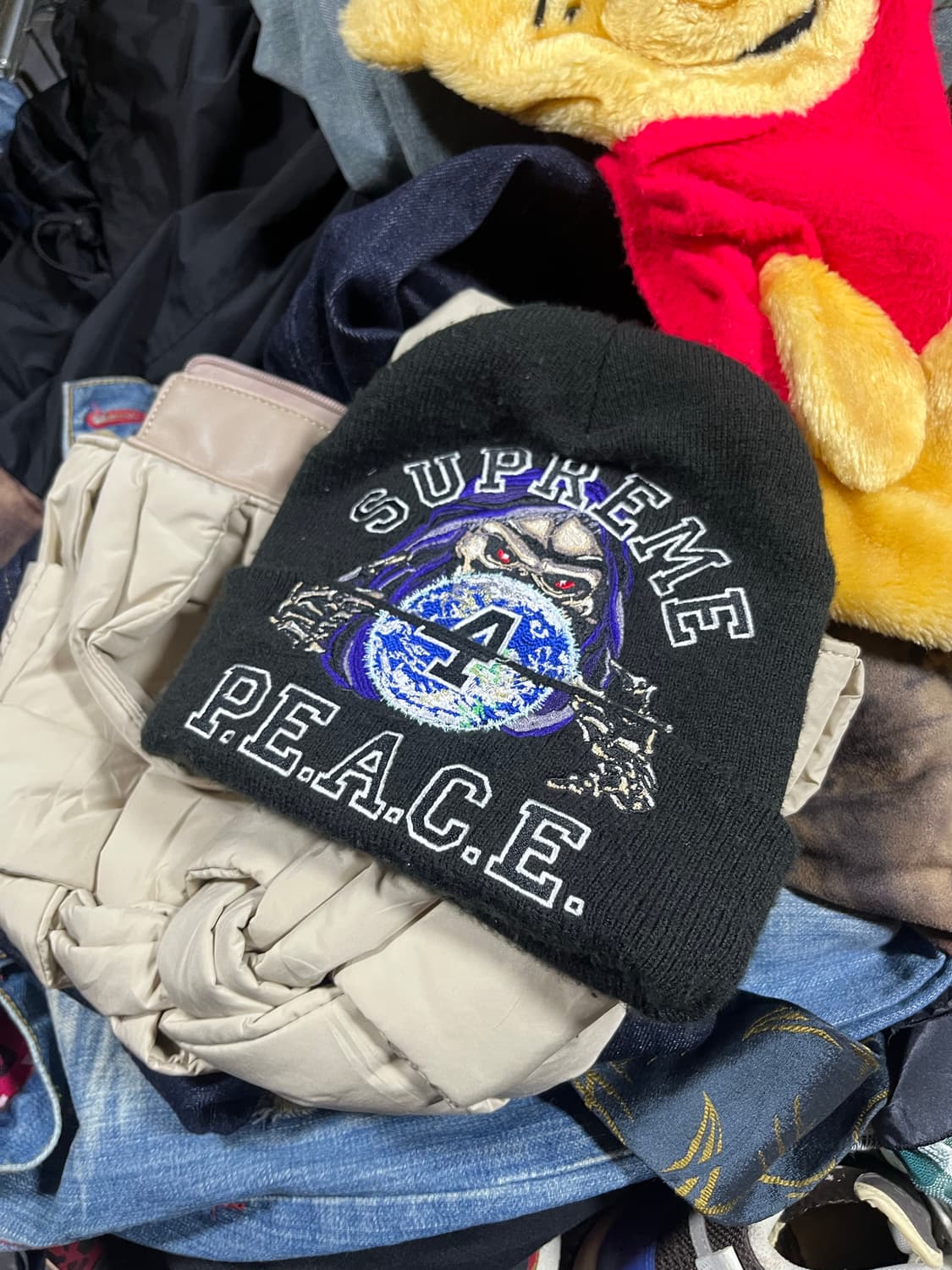 Supreme Peace Embroidered Beanie 상품이미지1