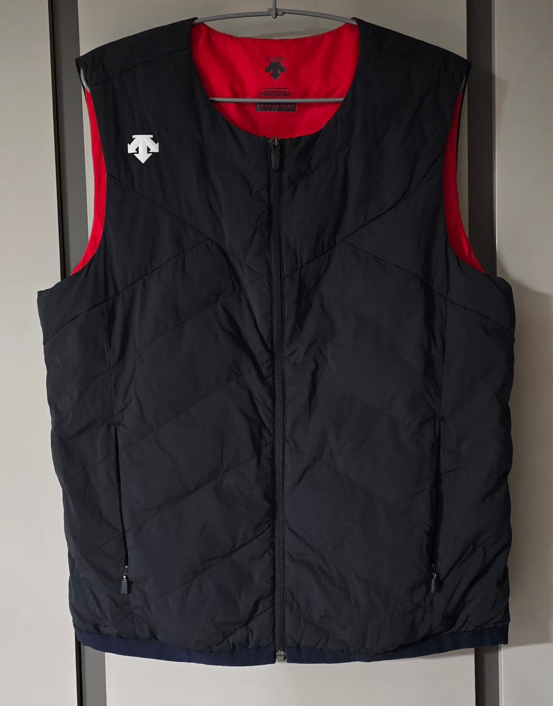 데상트  덕다운 경량조끼.  싸이즈 95 상품이미지1