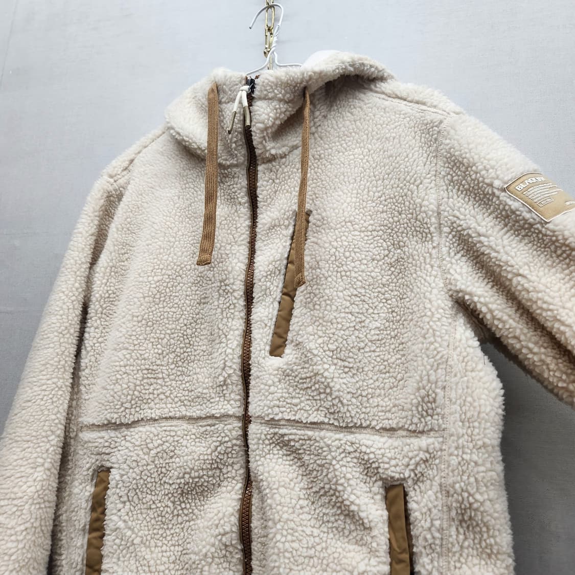 블랙야크 로고와펜 뽀글이 후드집업 95(L) 상품이미지3