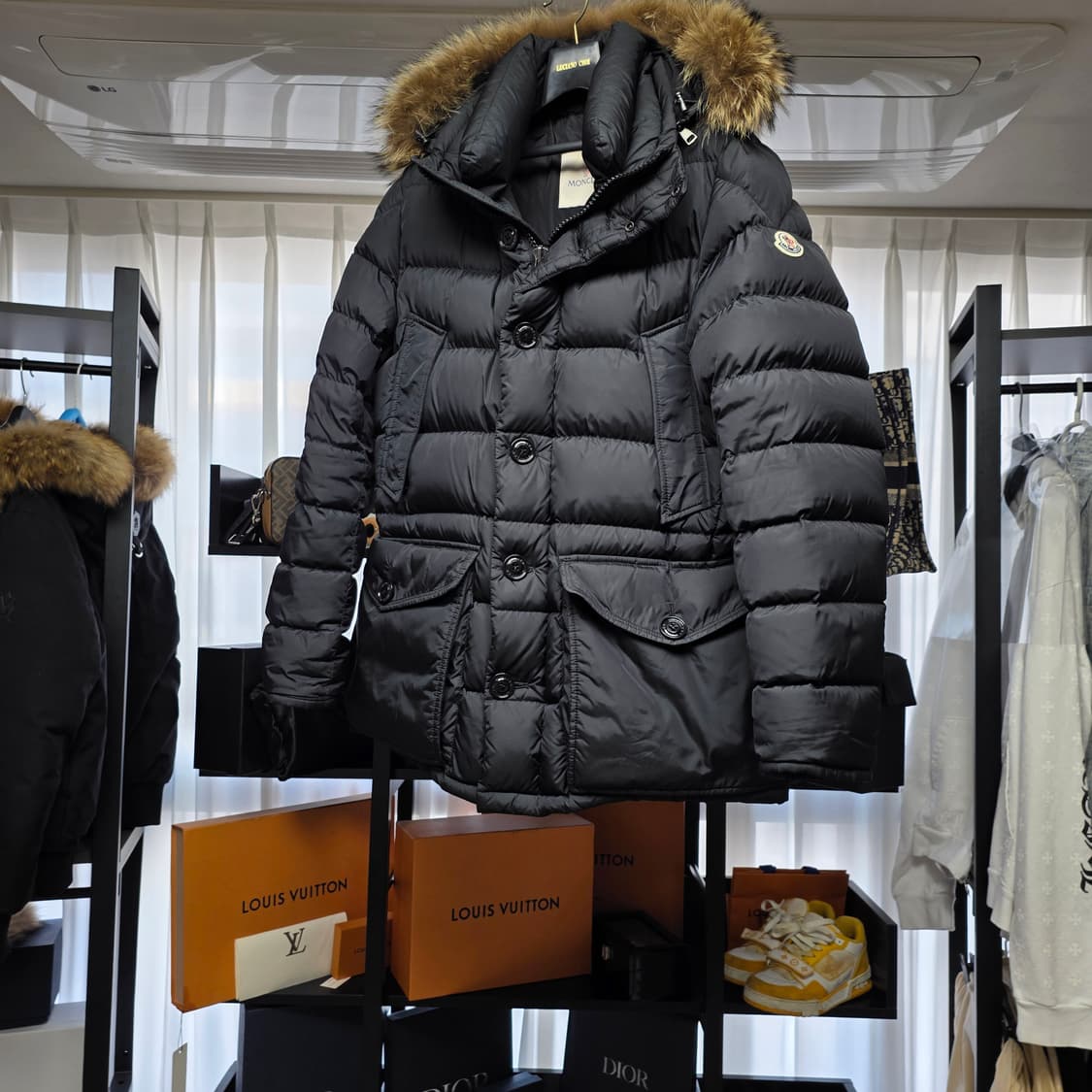 {클로젯}[3][여분단추,삼각택 구성]몽클레어 클루니 롱 다운 패딩 자켓 상품이미지1