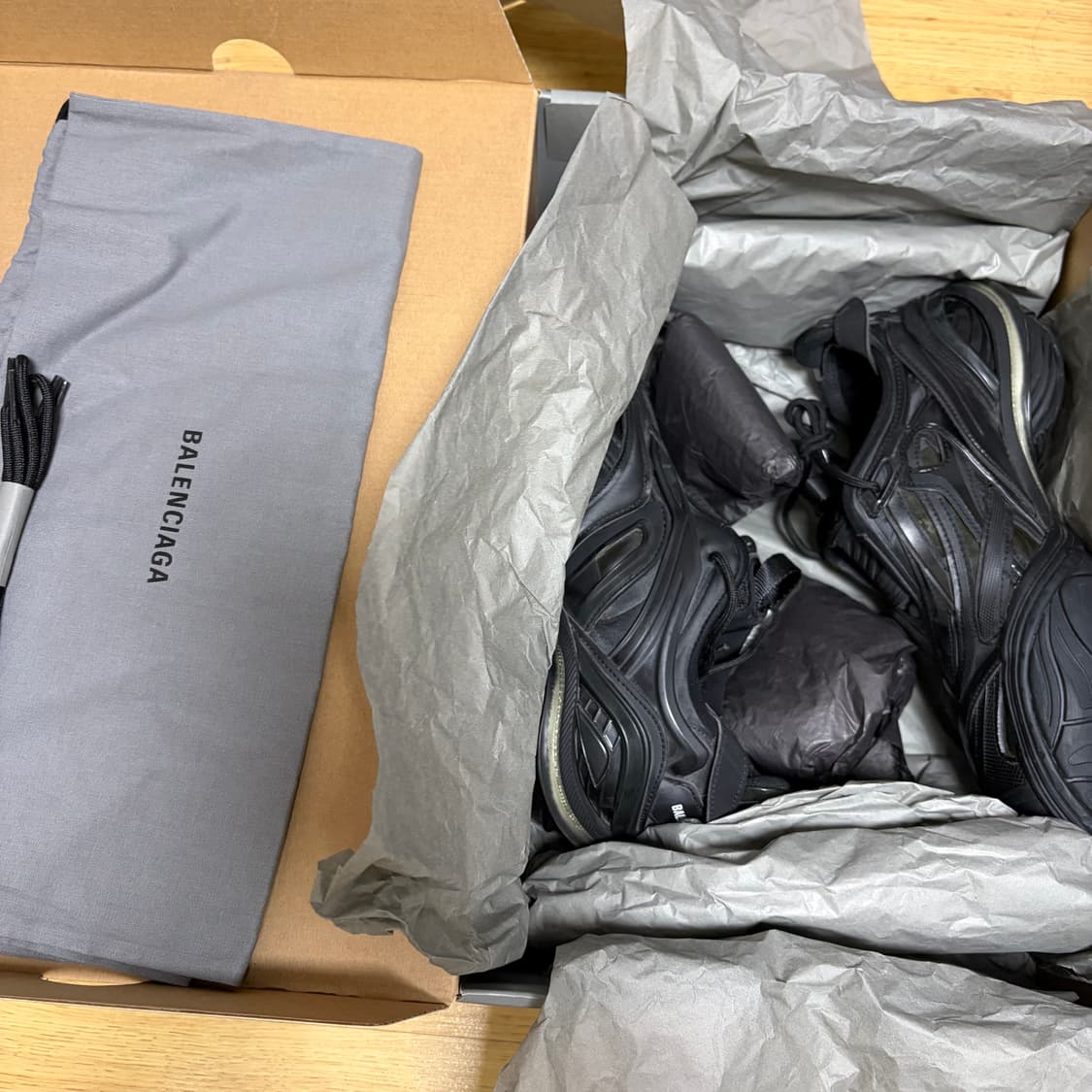 발렌시아가 타이렉스 TYREX 블랙 e40 상품이미지2