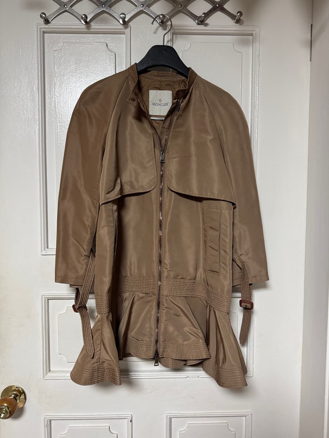 몽클레어 프리미어 여성 야상 자켓 브라운 상품이미지2