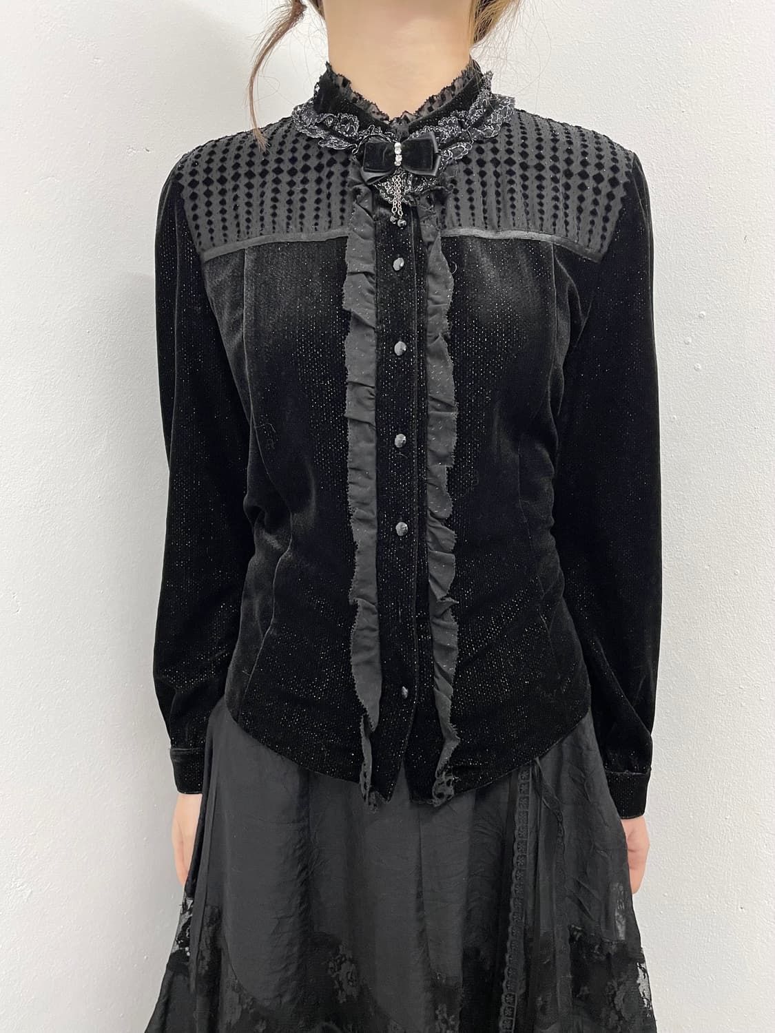 고딕 벨벳 프릴 블라우스 상품이미지2