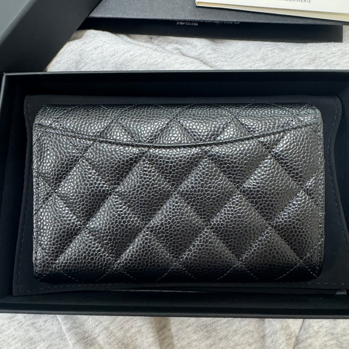 샤넬 클래식 캐비어 중지갑 내장칩 새제품 AP0232 상품이미지3