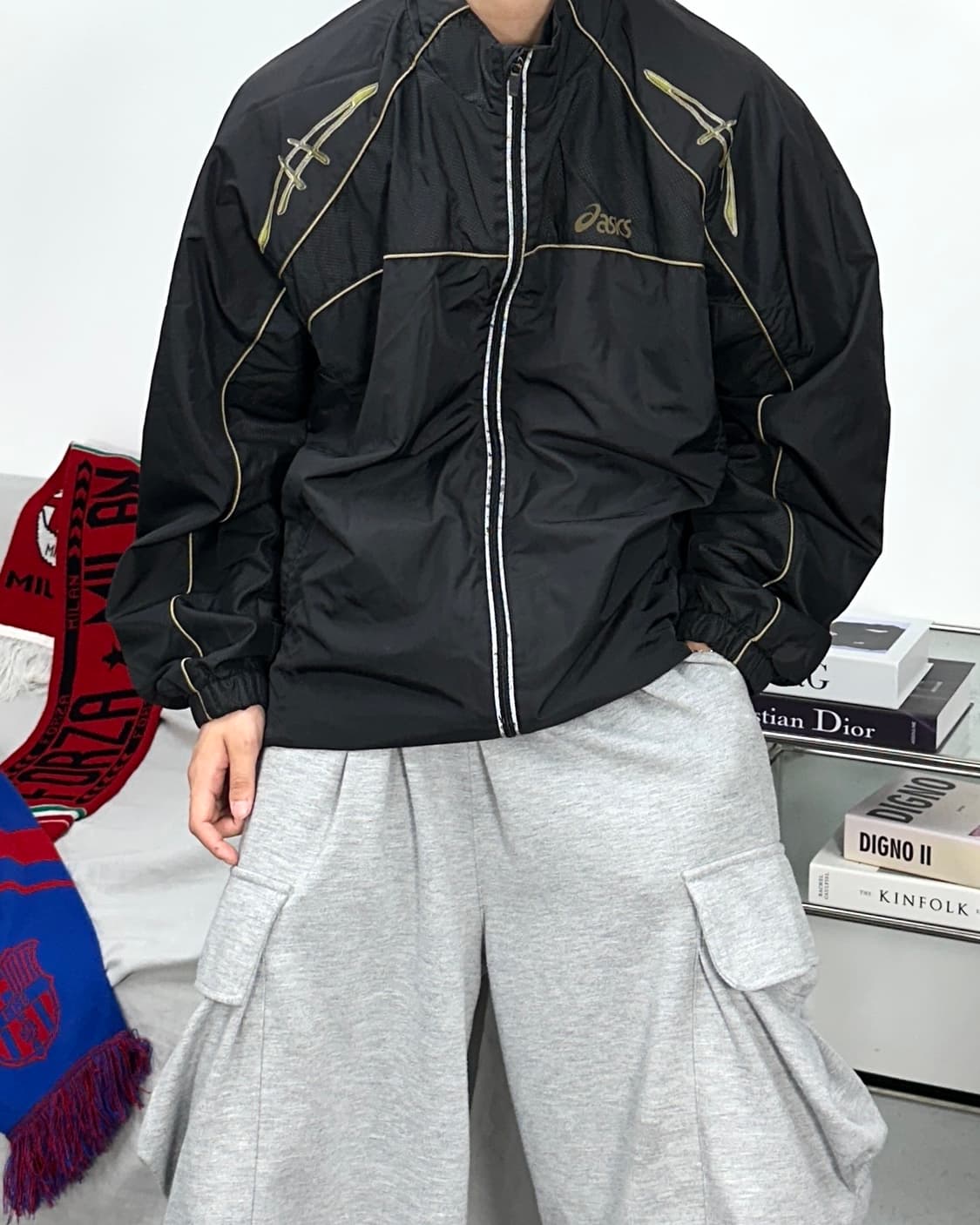 아식스 00s 블랙 골드 바람막이 110 상품이미지2