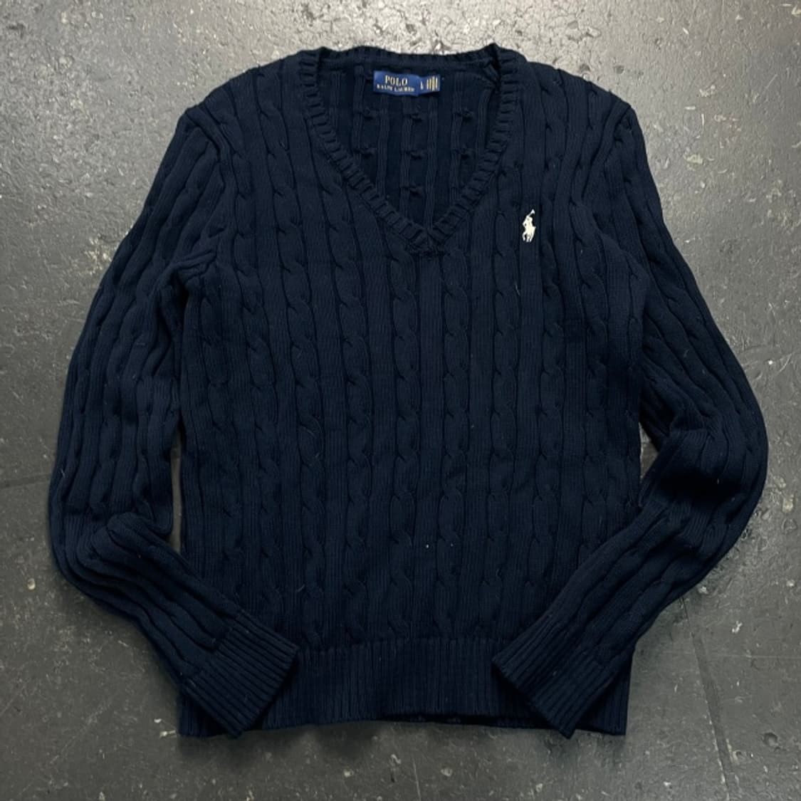 100 폴로 꽈배기 브이넥 니트  상품이미지1