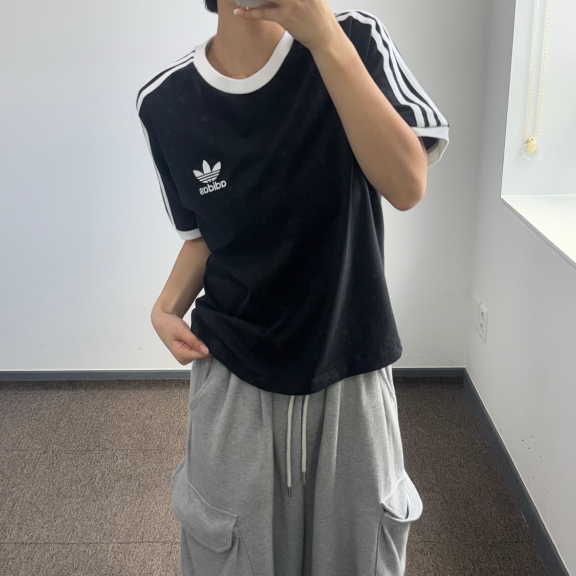 Adidas 아디다스 빅 파이어로고 블랙 반팔  상품이미지2