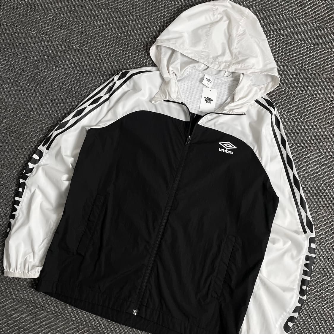 엄브로 멀티로고 빅로고 트랙 우븐 바람막이y 3650 상품이미지1