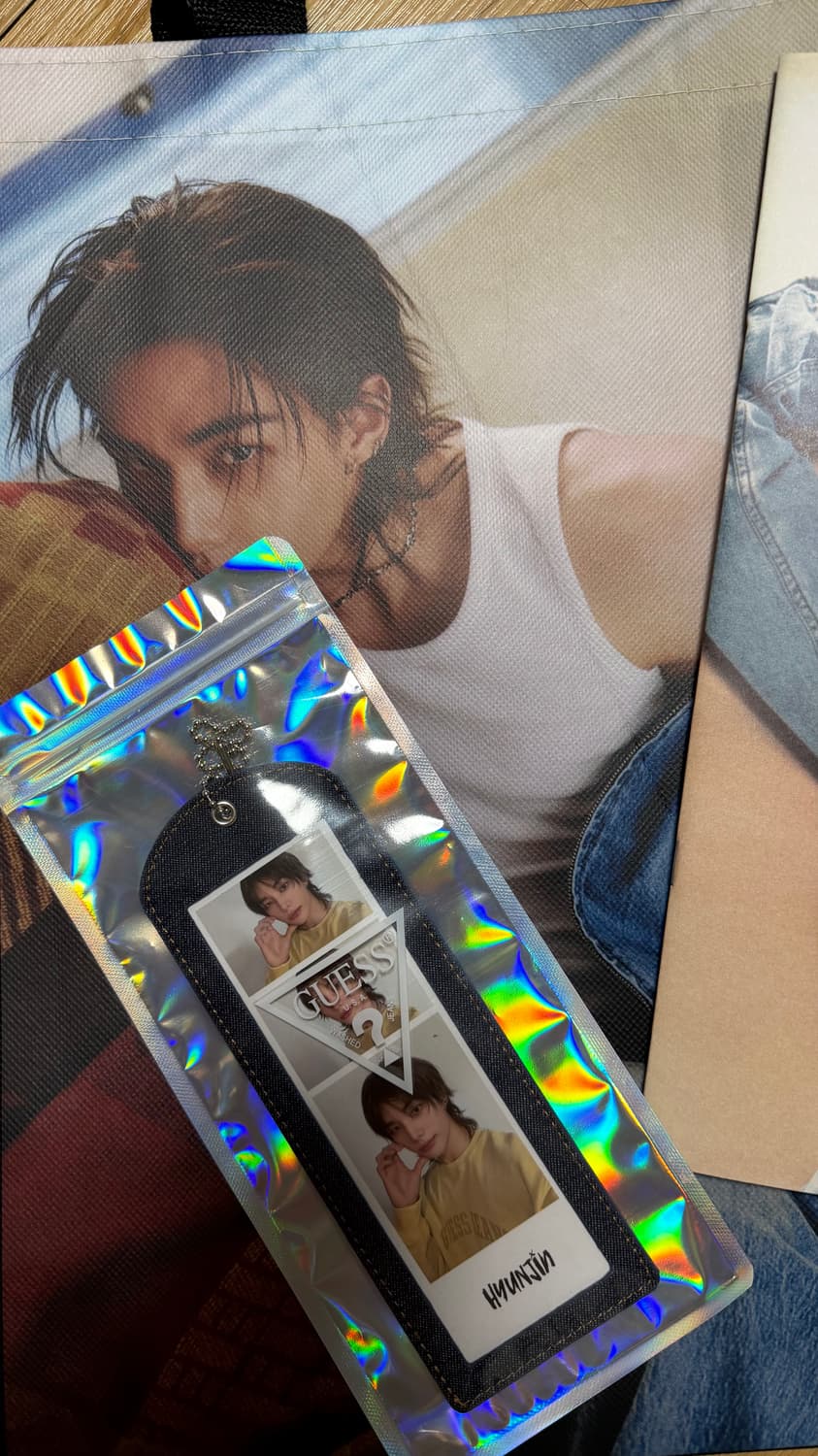 게스 현진 룩북+타포린백+데님포토키링 상품이미지2