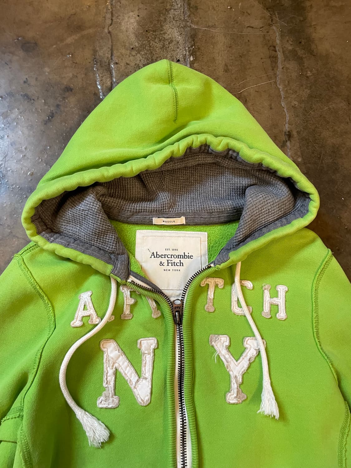 아베크롬비 & 피치 데미지 로고 그린 후드 집업 상품이미지2