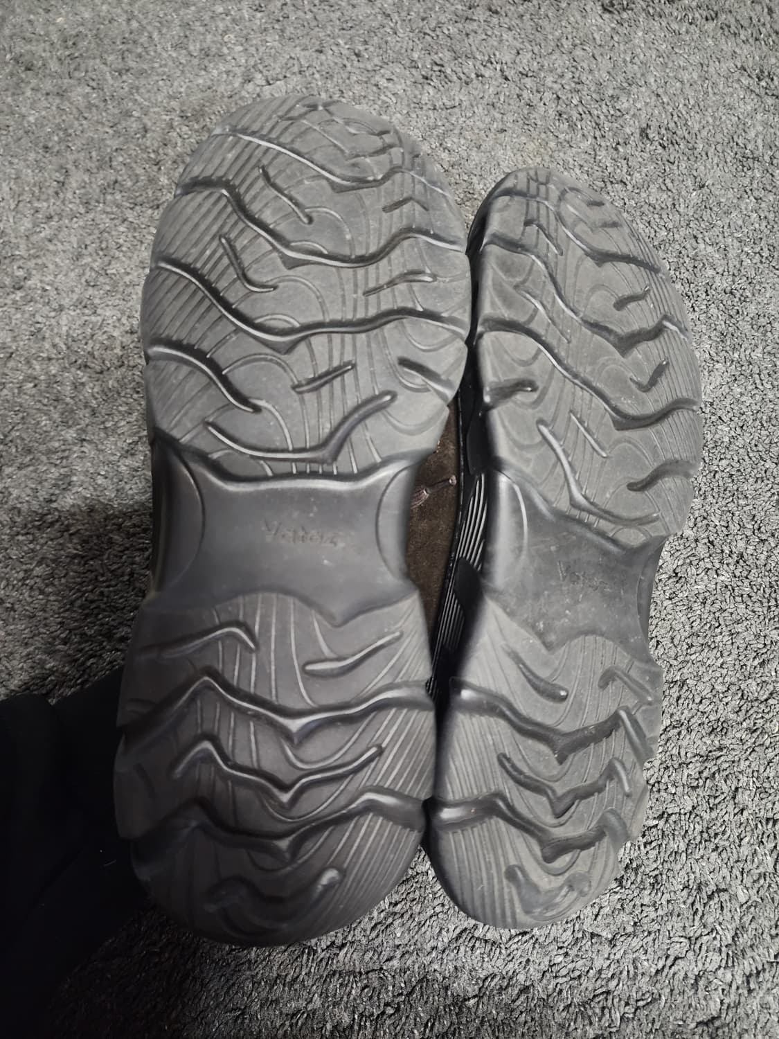 바토즈  브라운260 
상태최상
박스포함

 상품이미지10